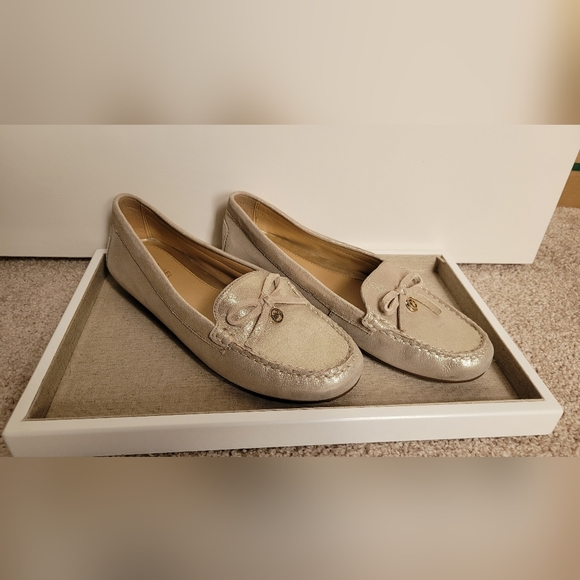 Michael Kors Champagne leather loafers - Picture 1 of 5
